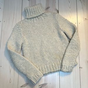 Tocca Wool Cream Cable Knit turtleneck Sz. M